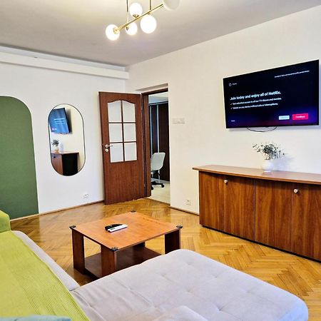 Tranquil Unirii Residence - Elegant & Spacious Living With Parking Steps From Parliament بوخارست المظهر الخارجي الصورة