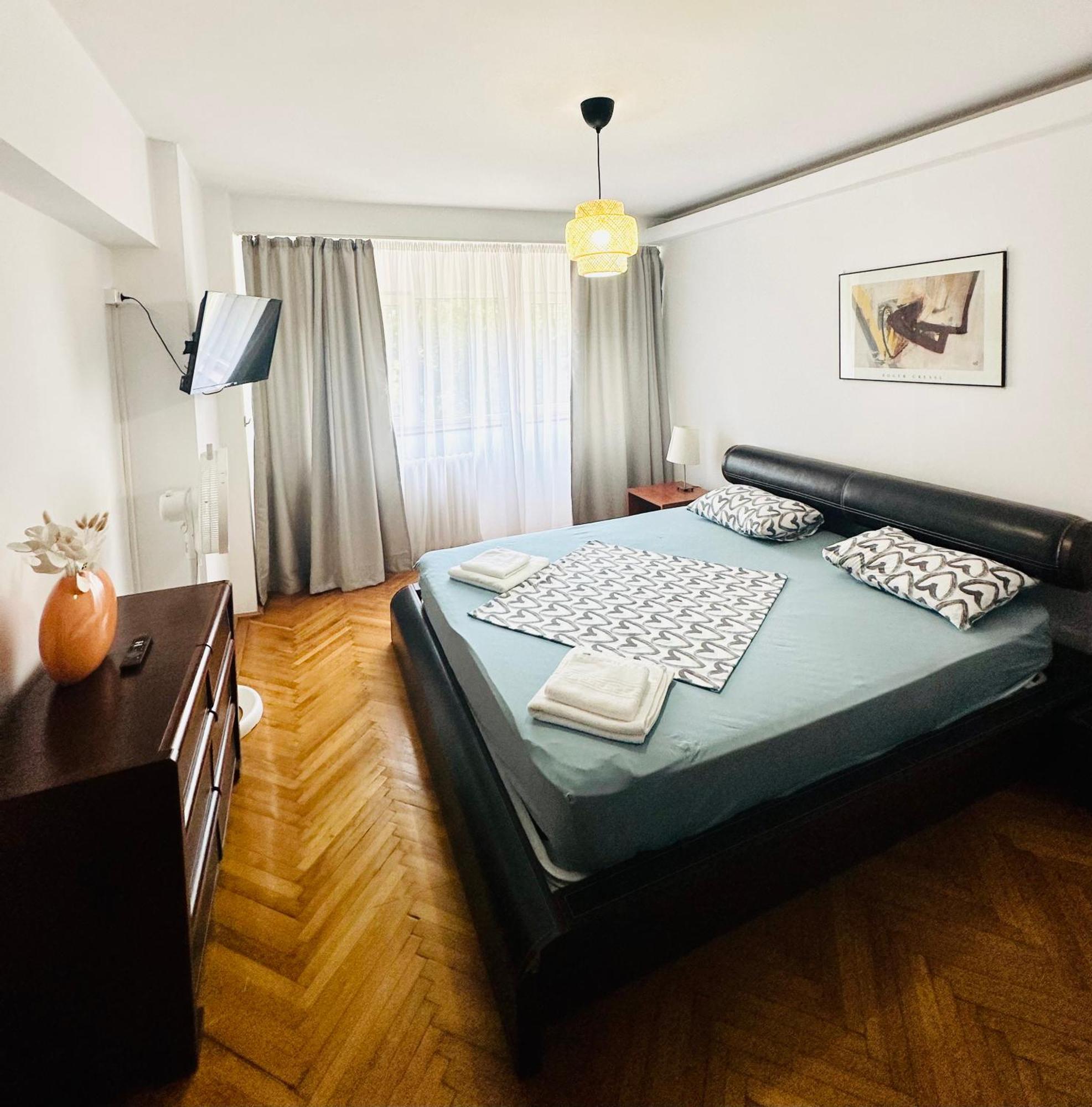 Tranquil Unirii Residence - Elegant & Spacious Living With Parking Steps From Parliament بوخارست المظهر الخارجي الصورة