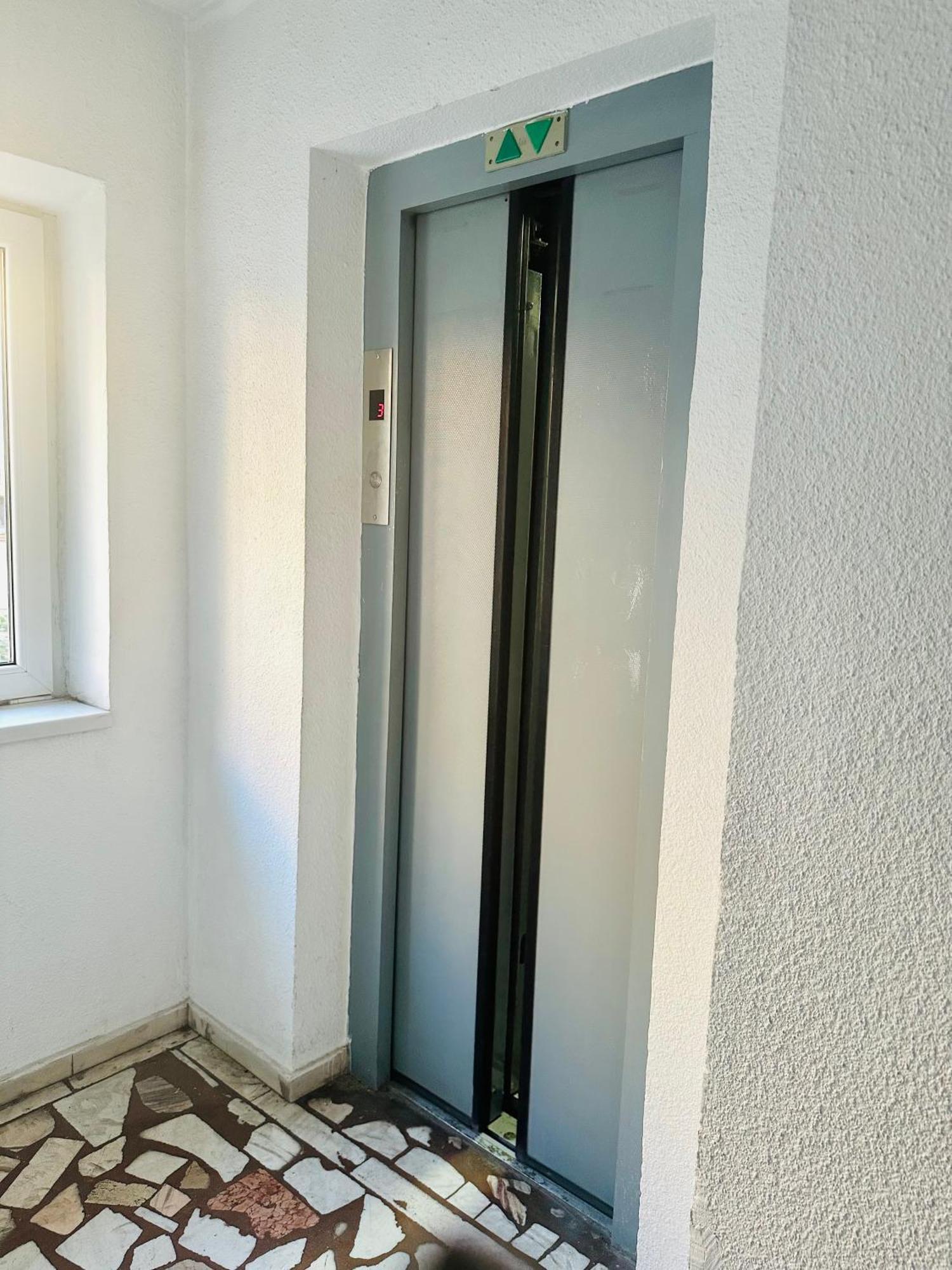 Tranquil Unirii Residence - Elegant & Spacious Living With Parking Steps From Parliament بوخارست المظهر الخارجي الصورة