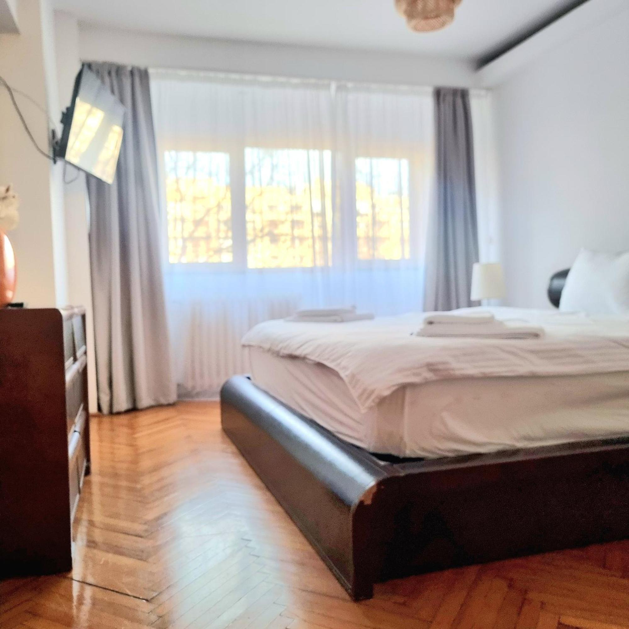 Tranquil Unirii Residence - Elegant & Spacious Living With Parking Steps From Parliament بوخارست المظهر الخارجي الصورة