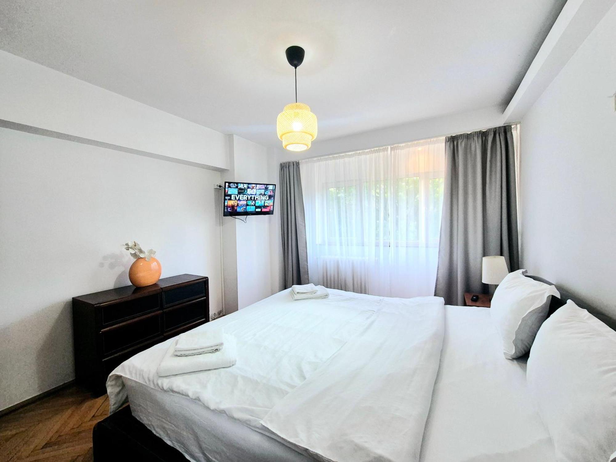 Tranquil Unirii Residence - Elegant & Spacious Living With Parking Steps From Parliament بوخارست المظهر الخارجي الصورة