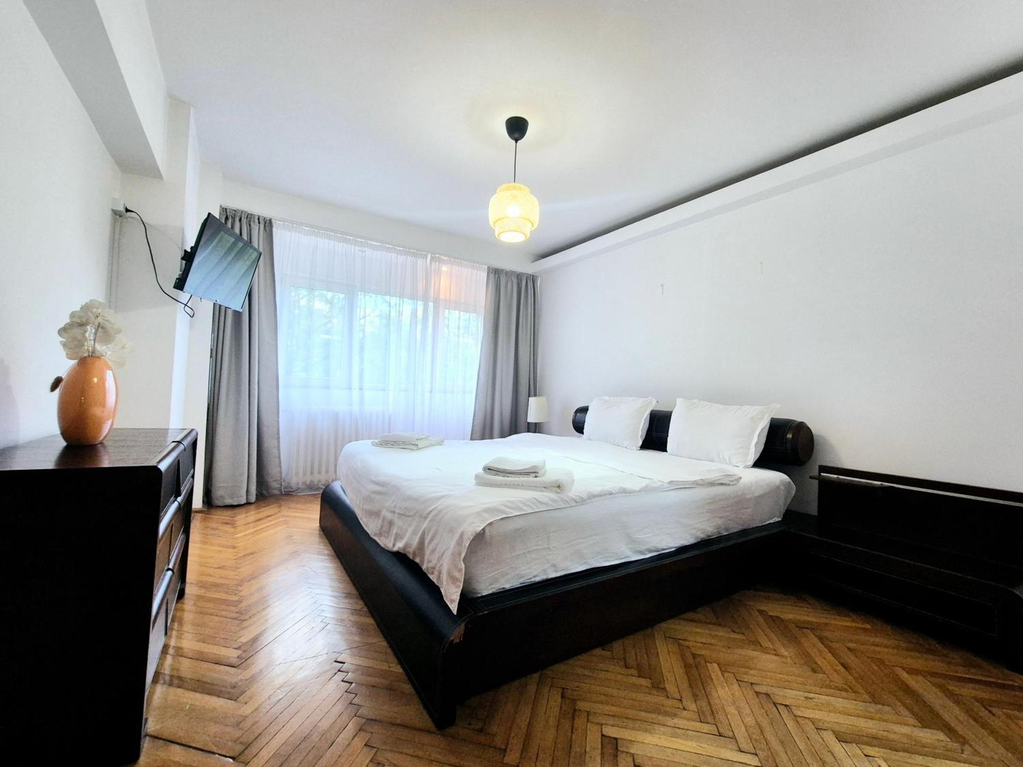 Tranquil Unirii Residence - Elegant & Spacious Living With Parking Steps From Parliament بوخارست المظهر الخارجي الصورة