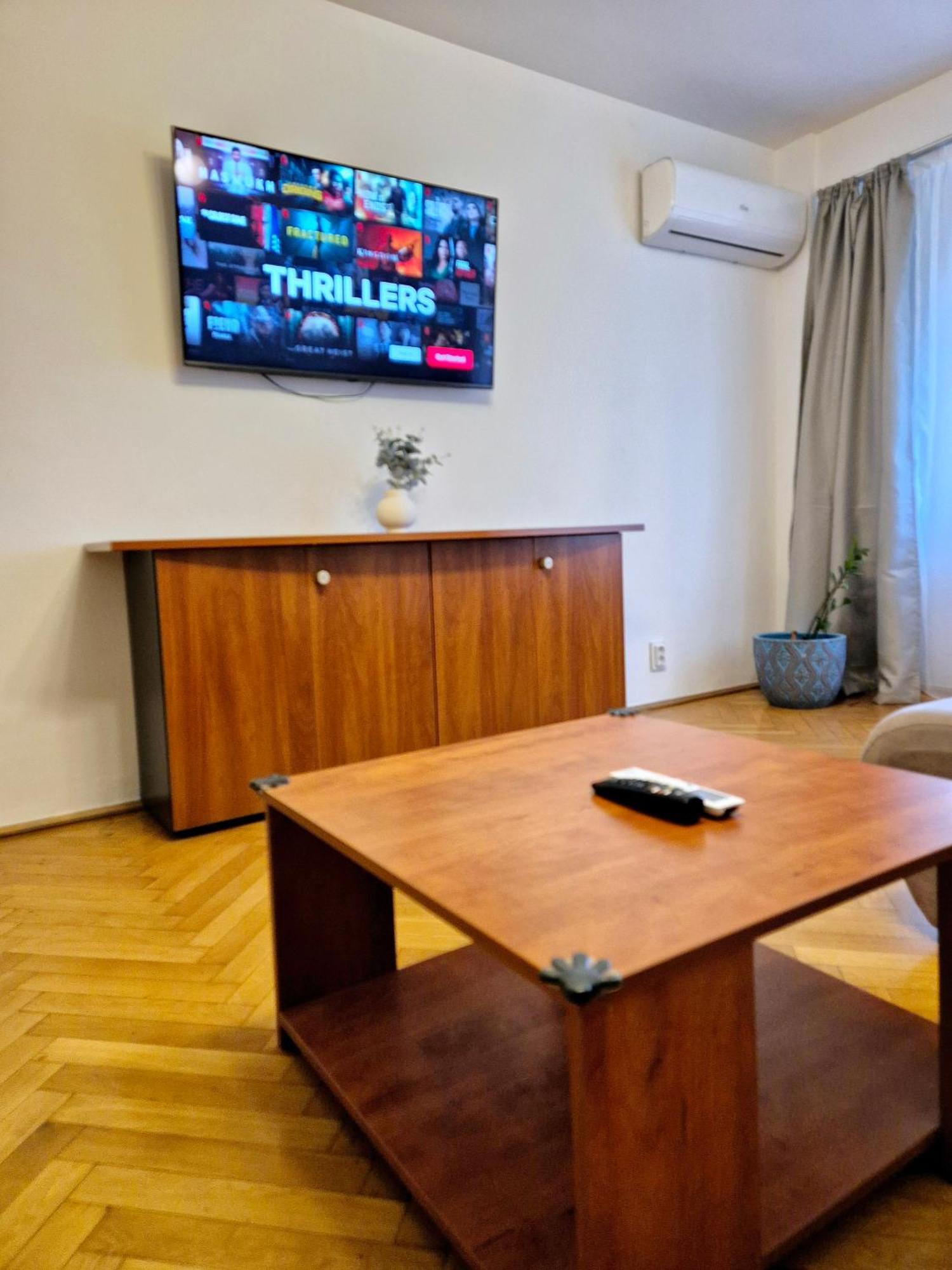 Tranquil Unirii Residence - Elegant & Spacious Living With Parking Steps From Parliament بوخارست المظهر الخارجي الصورة
